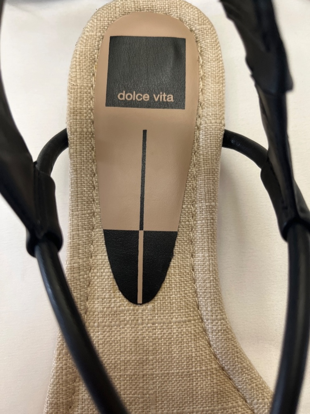 NIB Blk. Bacey Dolce Vita Sandals.  Style is Stella.  Size 8.5.  Beautiful On. - Picture 3 of 12
